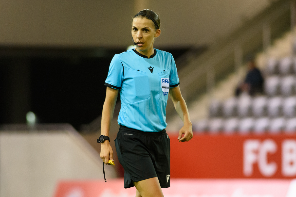 Stephanie Frappart: ora l’arbitro donna in Champions è realtà