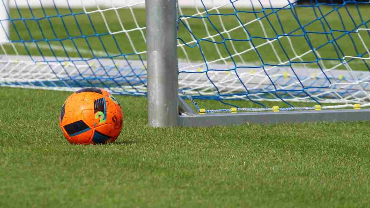 calcio pallone porta