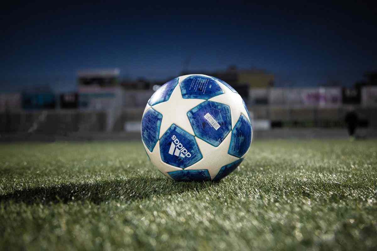 Champions League pallone Tv