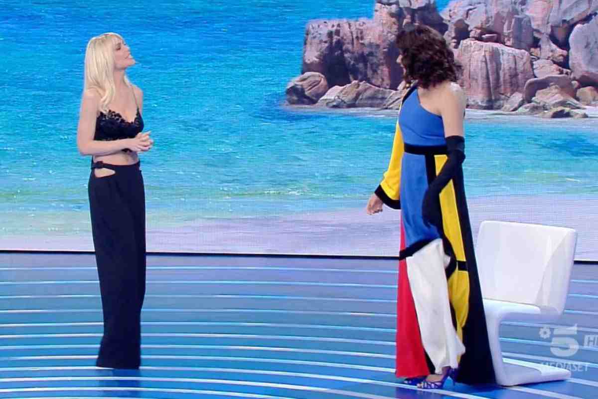 Vladimir Luxuria conduce L'Isola dei Famosi